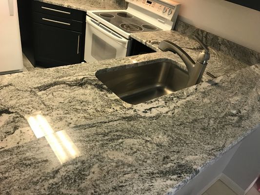 Thickness 12mm Polished Book Match Solid Stone Countertops